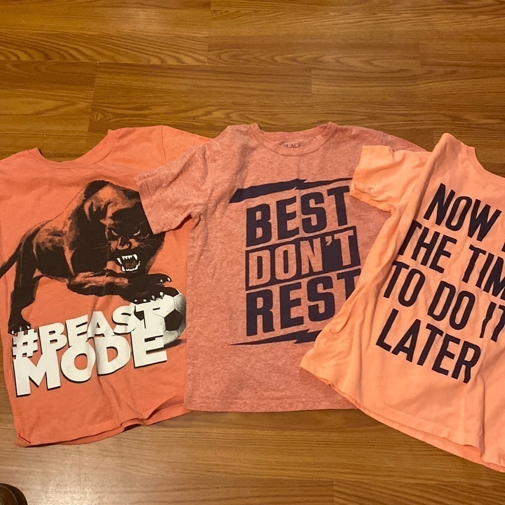 Set of 3 Boys Place Graphic Tees size 7/8 (CF)